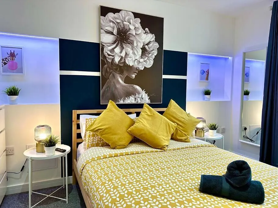 Holiday home Spacious Bournemouth Retreat: 4-Bedroom Group Haven with Smart Amenities United Kingdom