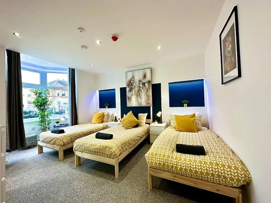 Spacious Bournemouth Retreat: 4-Bedroom Group Haven with Smart Amenities United Kingdom