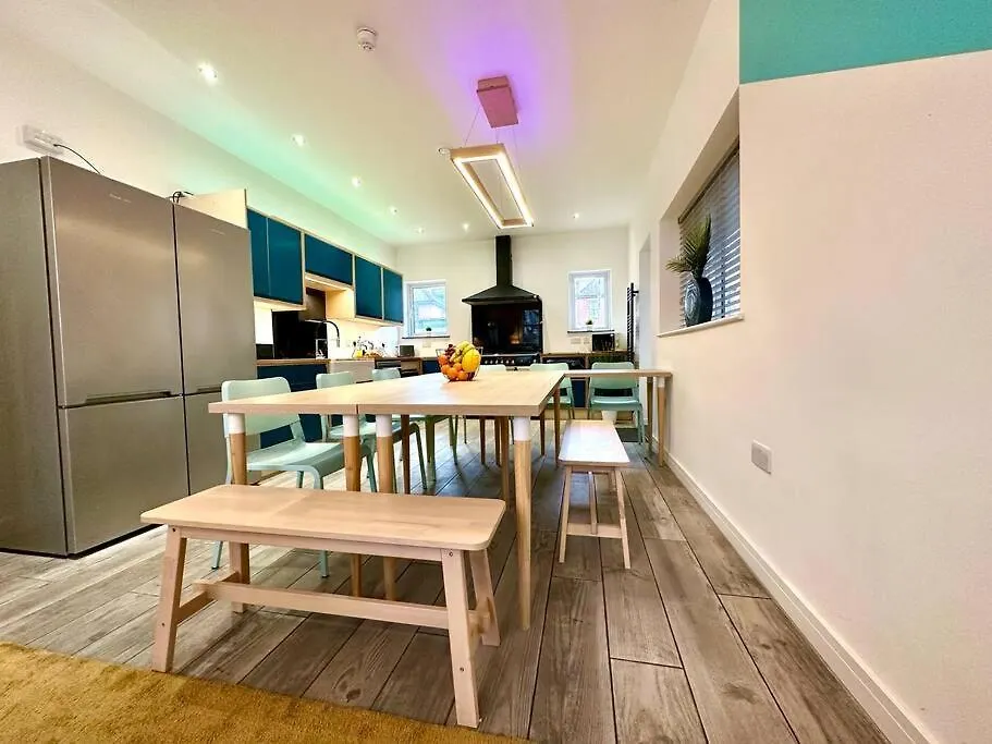 Spacious Bournemouth Retreat: 4-Bedroom Group Haven with Smart Amenities United Kingdom