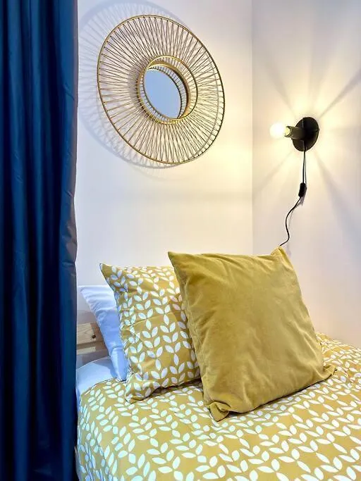 Large New 4 Bedroom House Sleeps Up To 12 - Accepts Groups - Great Location - Free Parking - Fast Wifi - Smart Tvs - Sleeps Up To 12 People - Close To Bournemouth & Poole Town Centre & Sandbanks Nyaraló